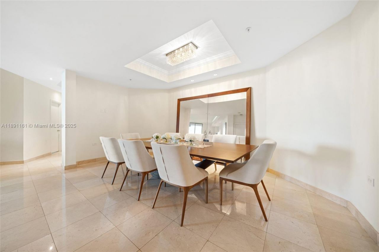 848 Brickell Key Dr, Unit 201, Miami, FL 33131 Photo