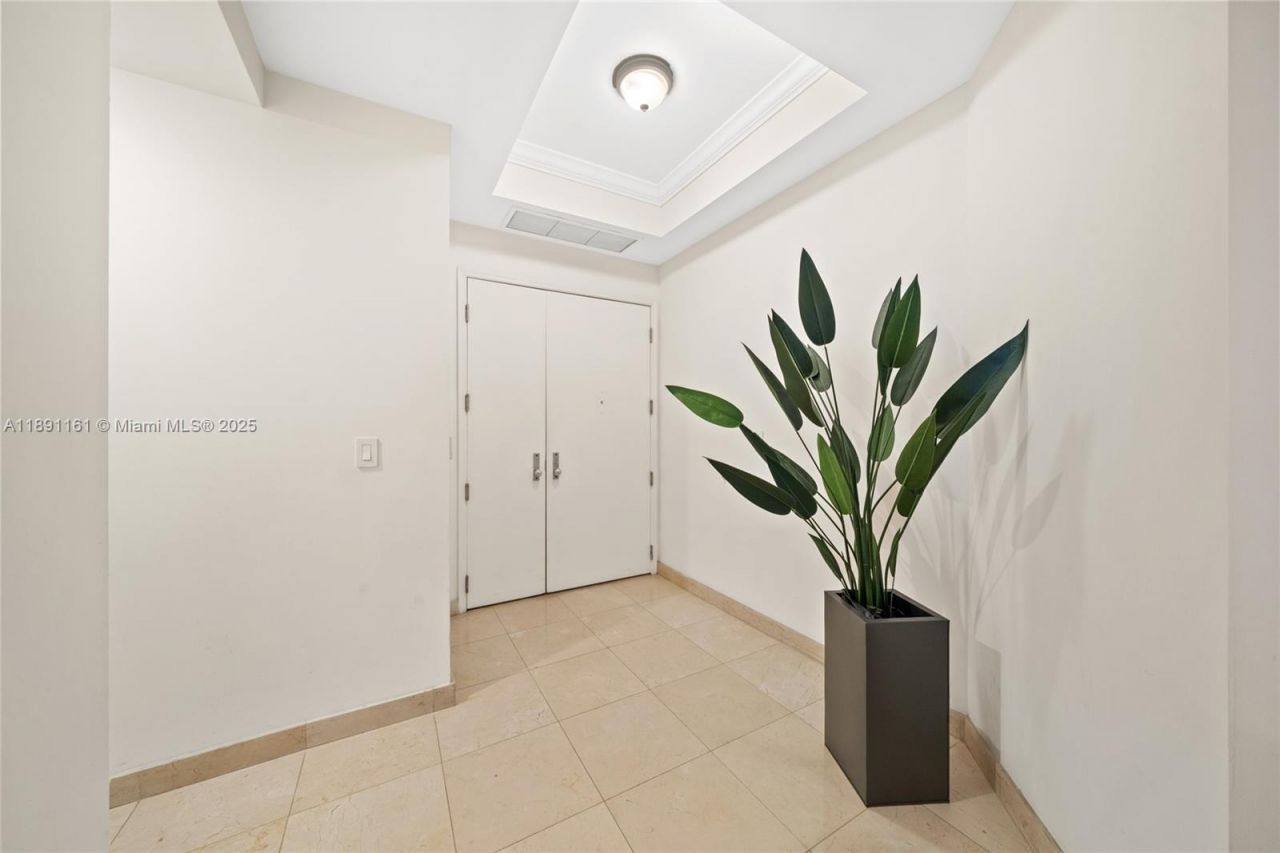 848 Brickell Key Dr, Unit 201, Miami, FL 33131 Photo