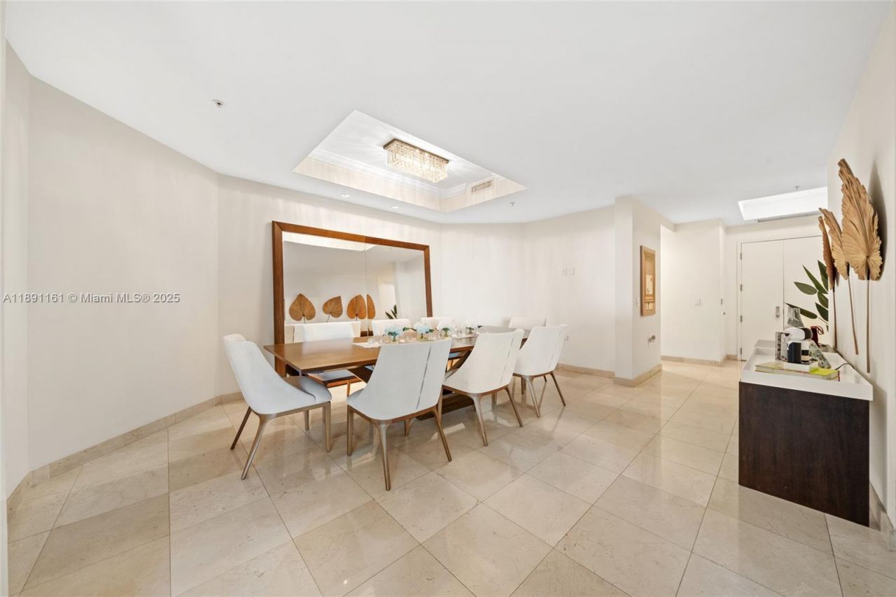 848 Brickell Key Dr, Unit 201, Miami, FL 33131 Photo