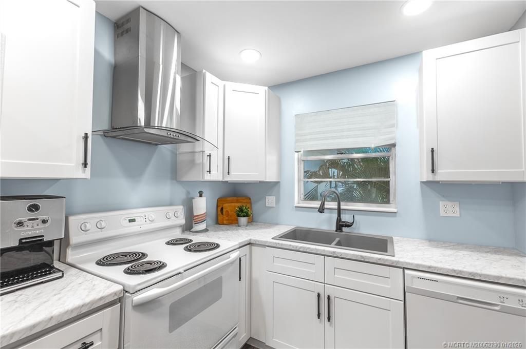 2600 SE Ocean Boulevard, Unit EE14, Stuart, FL 34996 Photo