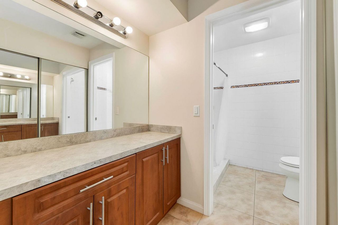 5 Via De Casas Sur, Unit 201, Boynton Beach, FL 33426 Photo