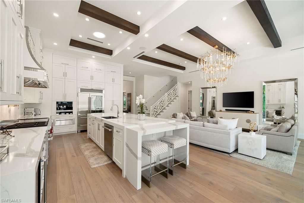 150 6th St N, Naples, FL 34102 Photo