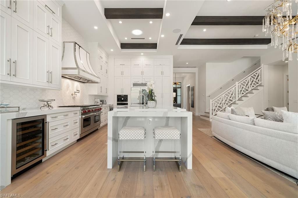 150 6th St N, Naples, FL 34102 Photo