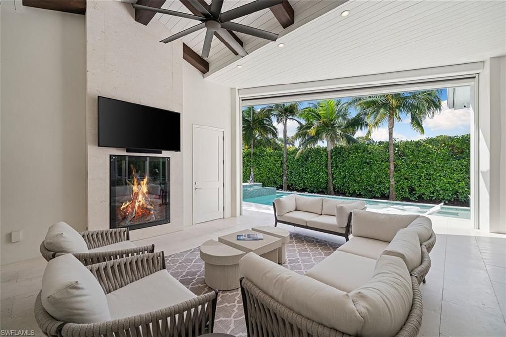 150 6th St N, Naples, FL 34102 Photo