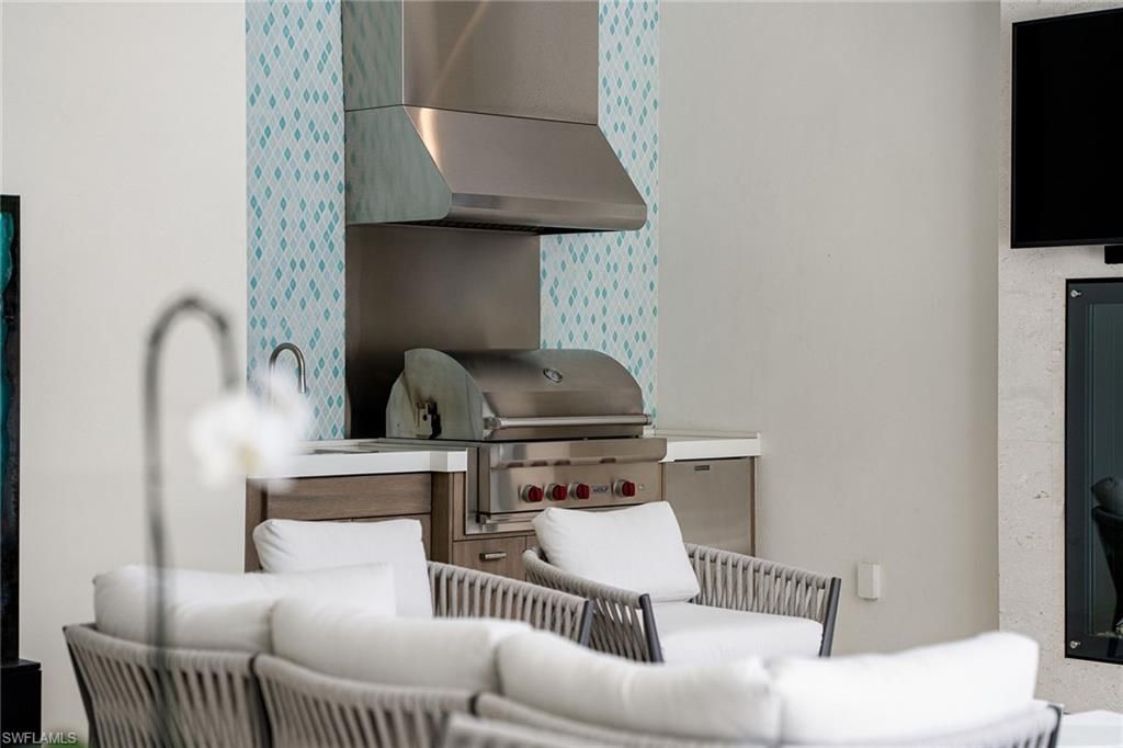 150 6th St N, Naples, FL 34102 Photo