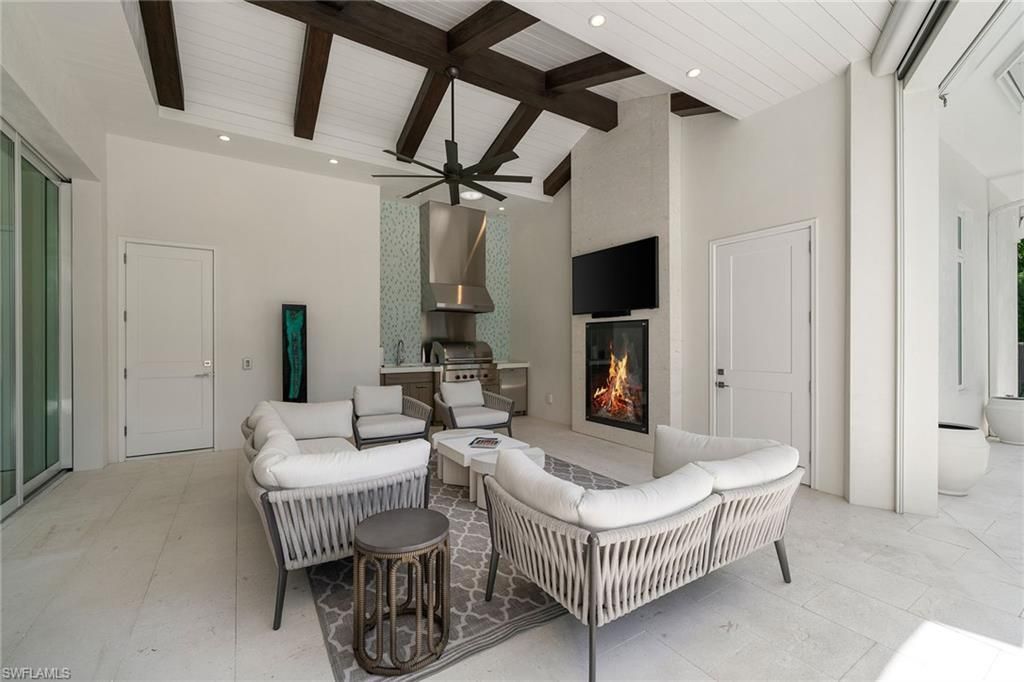 150 6th St N, Naples, FL 34102 Photo