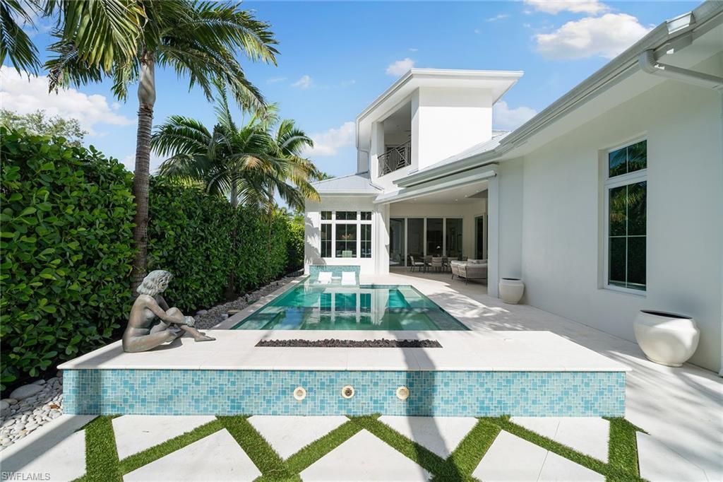 150 6th St N, Naples, FL 34102 Photo