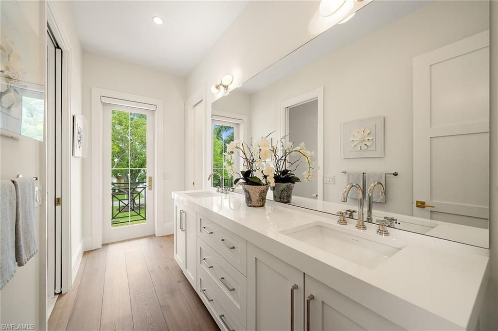 150 6th St N, Naples, FL 34102 Photo