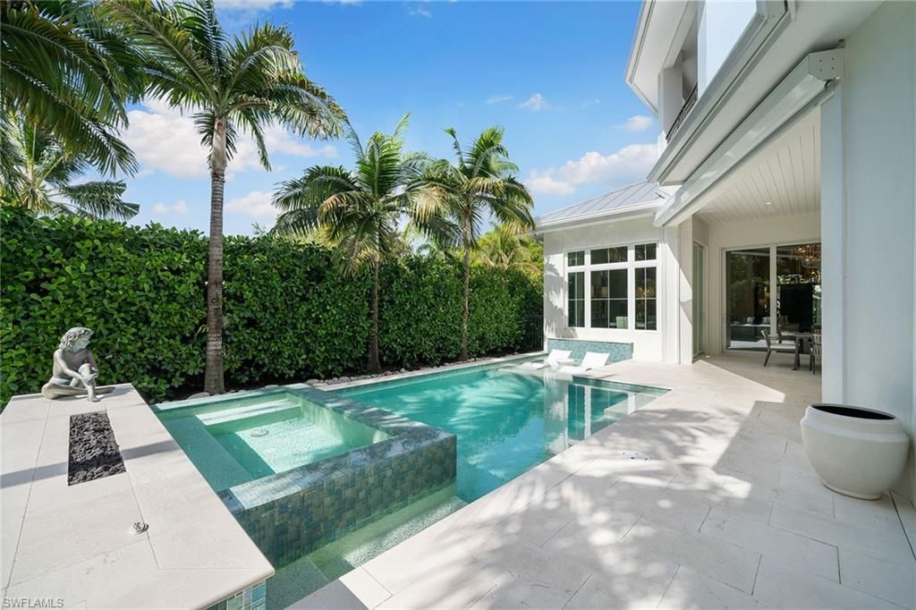 150 6th St N, Naples, FL 34102 Photo