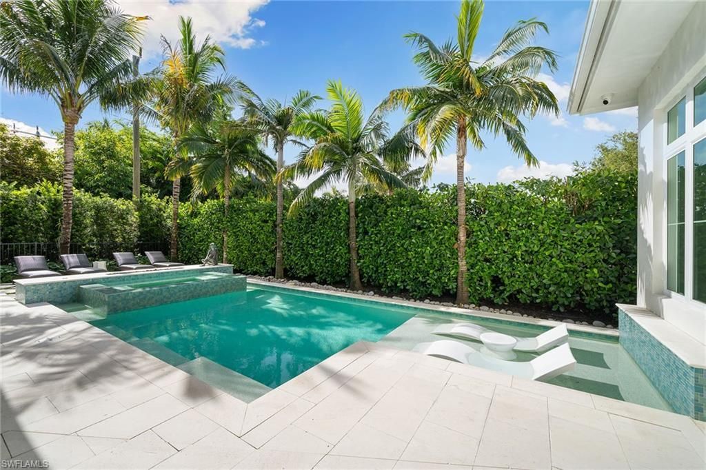 150 6th St N, Naples, FL 34102 Photo