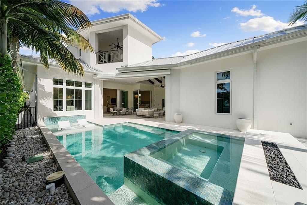 150 6th St N, Naples, FL 34102 Photo