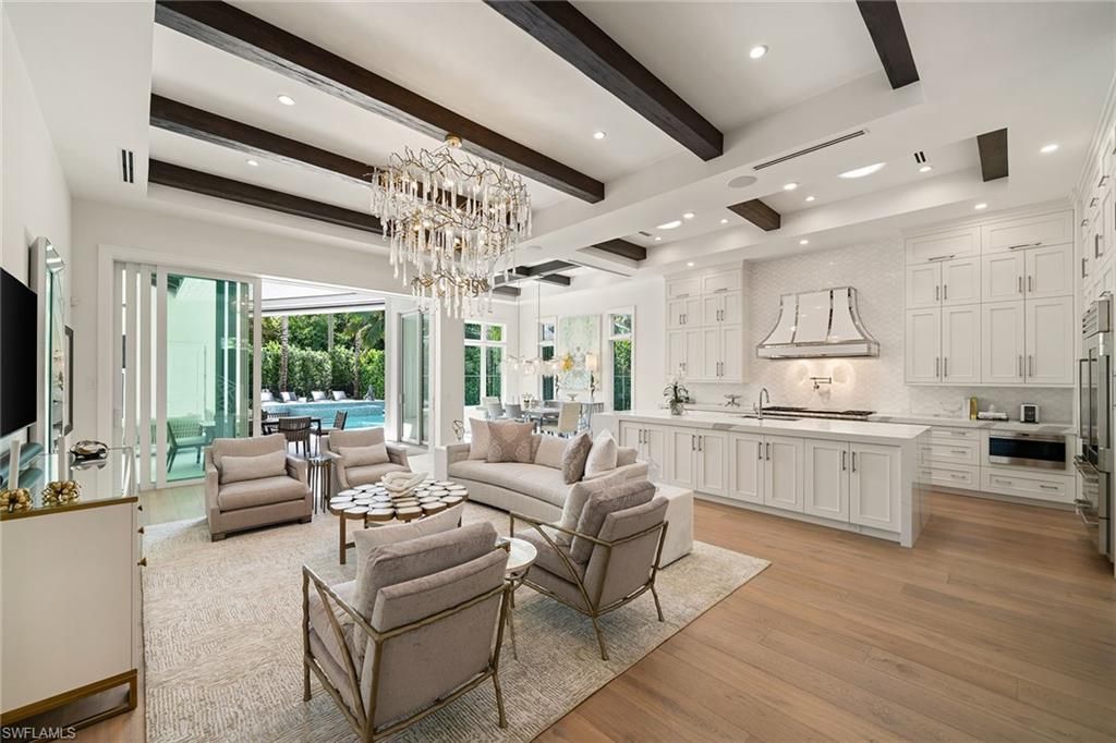 150 6th St N, Naples, FL 34102 Photo