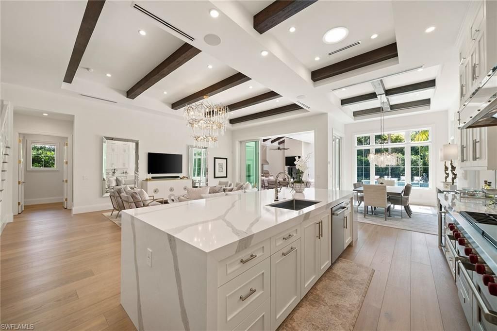 150 6th St N, Naples, FL 34102 Photo