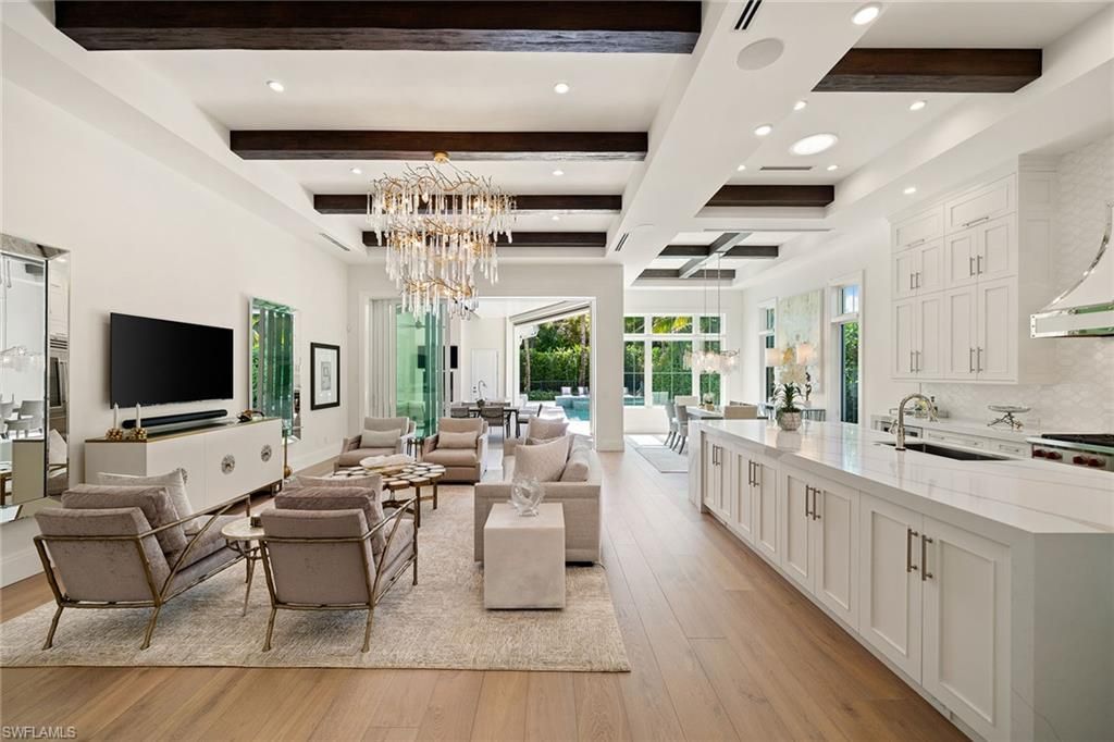 150 6th St N, Naples, FL 34102 Photo