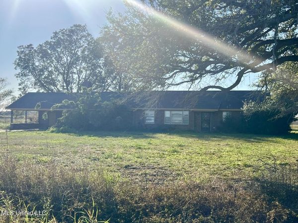525 Delta City Road, Hollandale, MS 38748