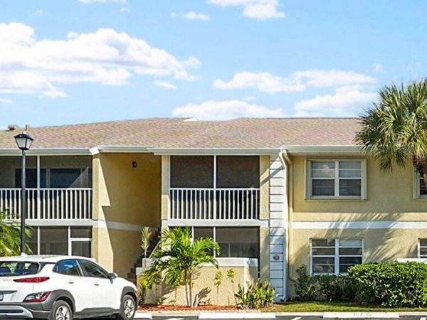 1548 SE Royal Green Circle, Unit M108, Port Saint Lucie, FL 34952