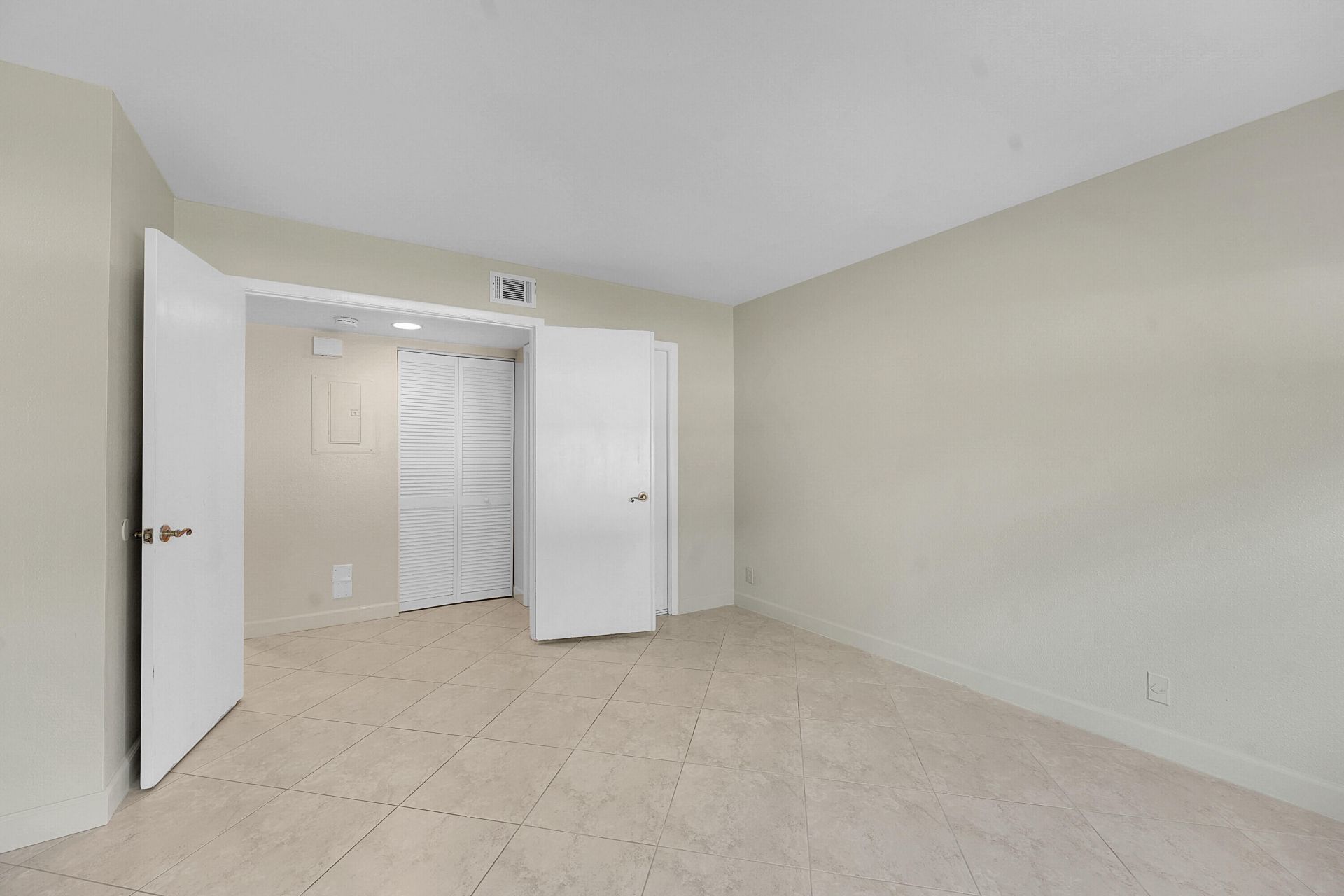 1548 SE Royal Green Circle, Unit M108, Port Saint Lucie, FL 34952 Photo