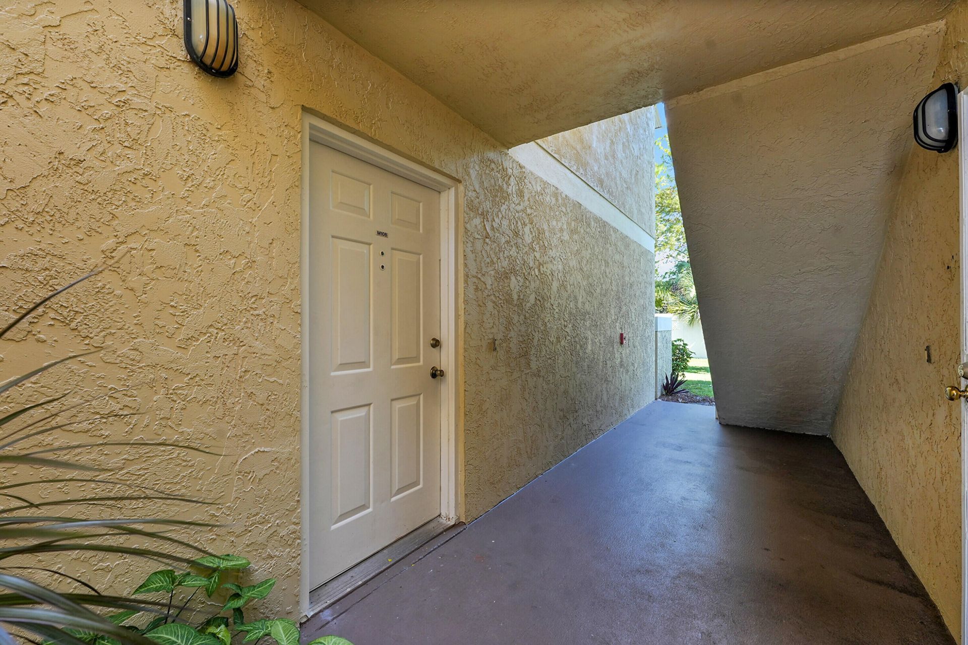 1548 SE Royal Green Circle, Unit M108, Port Saint Lucie, FL 34952 Photo