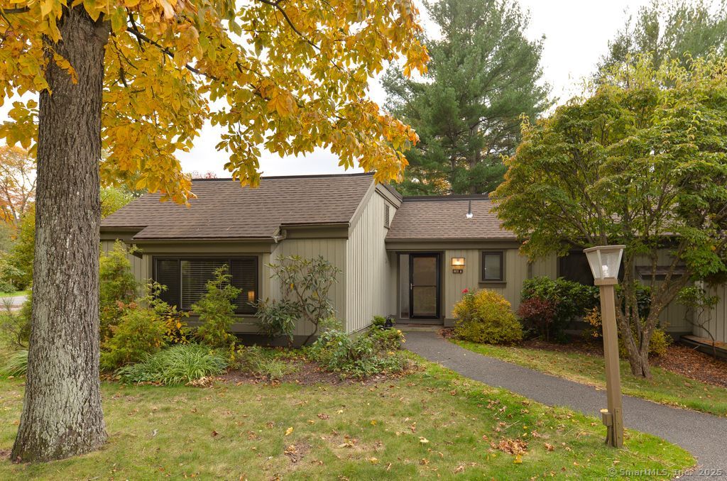 862 Heritage, Unit A, Southbury, CT 06488 Main Photo