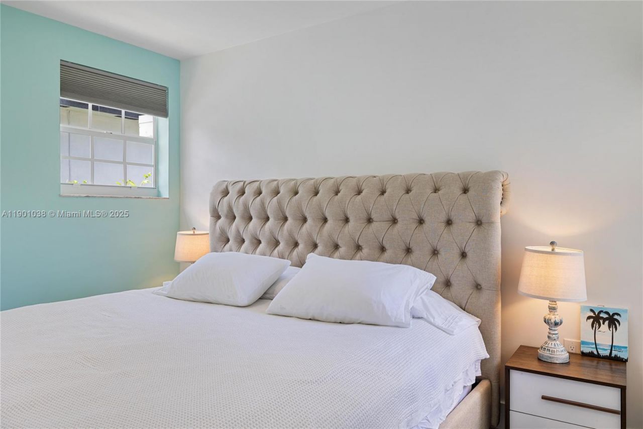 8926 Abbott Ave, Surfside, FL 33154 Photo