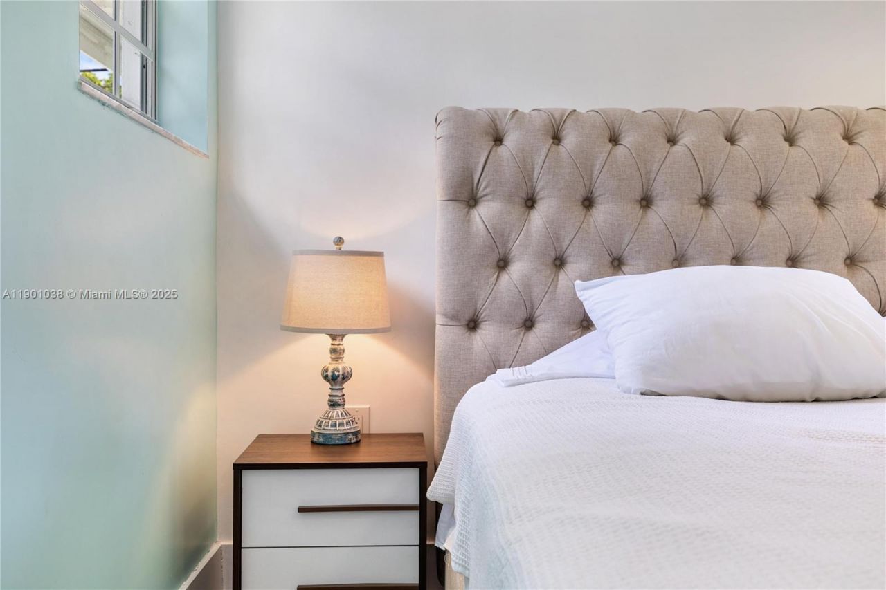 8926 Abbott Ave, Surfside, FL 33154 Photo