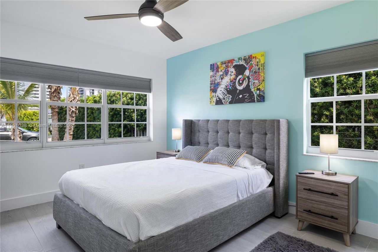 8926 Abbott Ave, Surfside, FL 33154 Photo