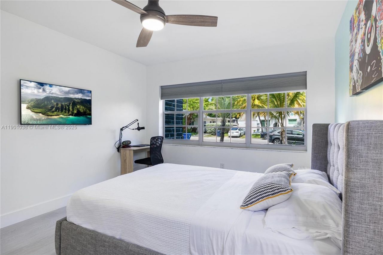 8926 Abbott Ave, Surfside, FL 33154 Photo