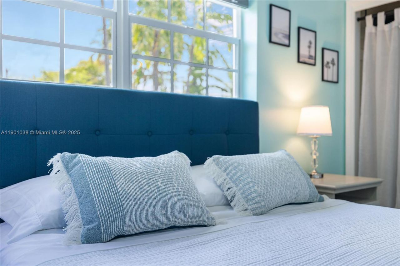 8926 Abbott Ave, Surfside, FL 33154 Photo