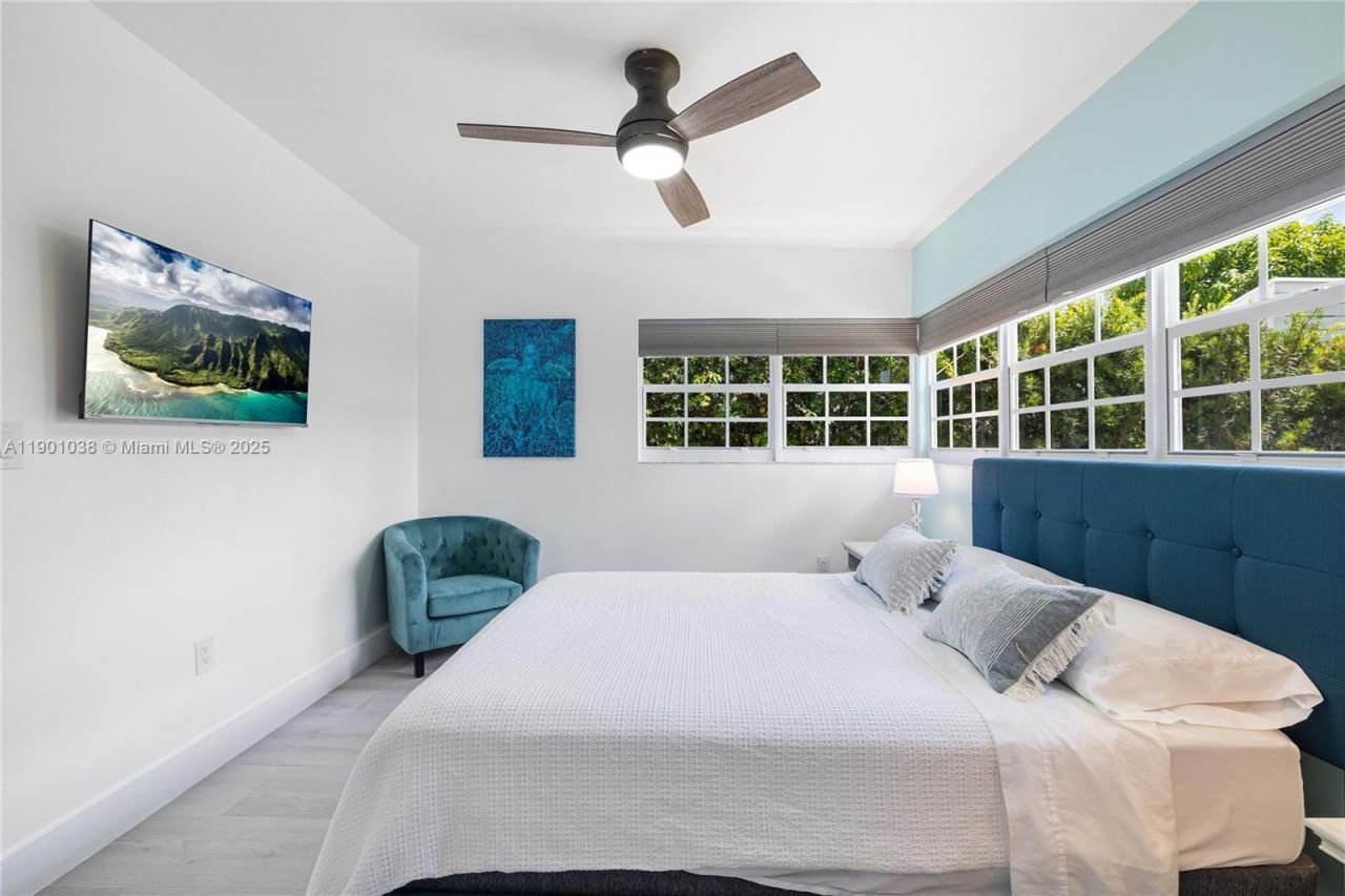 8926 Abbott Ave, Surfside, FL 33154 Photo