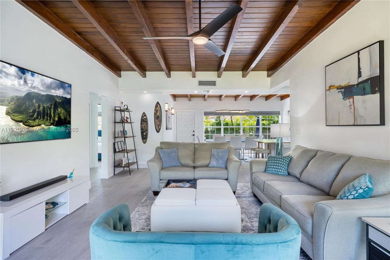 8926 Abbott Ave, Surfside, FL 33154 Photo