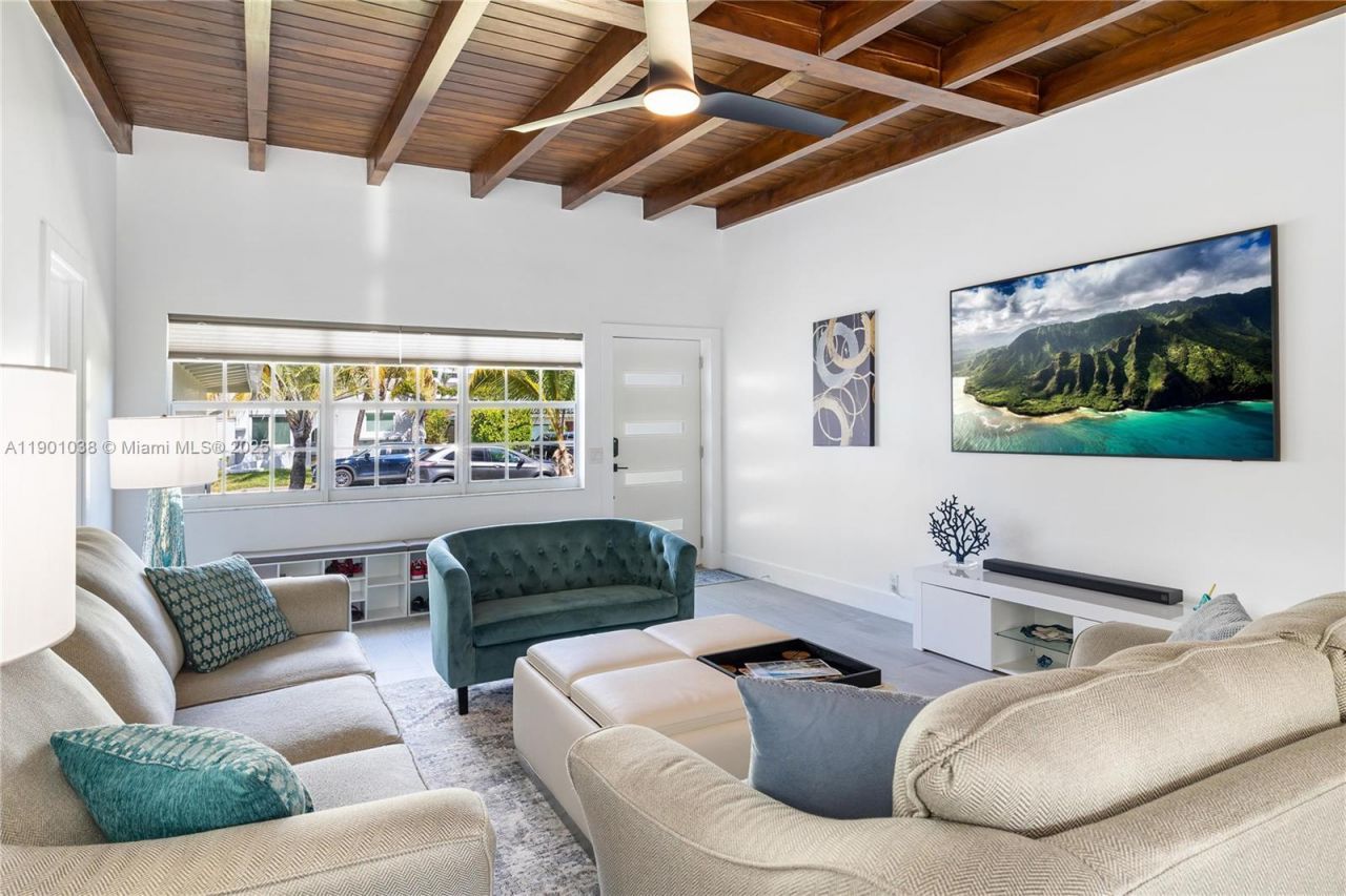 8926 Abbott Ave, Surfside, FL 33154 Photo