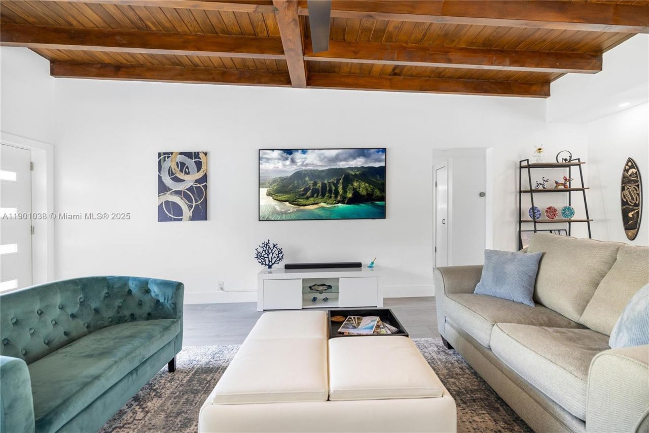 8926 Abbott Ave, Surfside, FL 33154 Photo