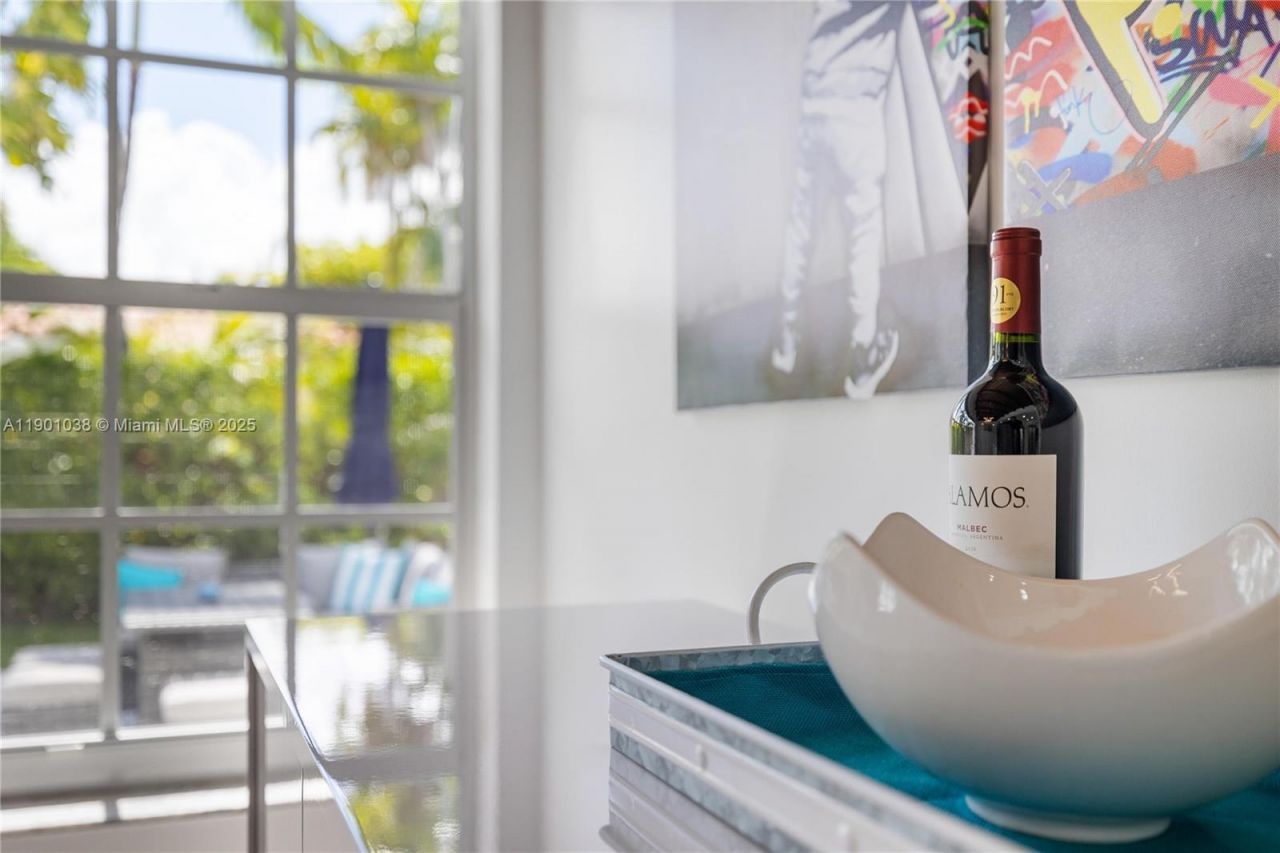 8926 Abbott Ave, Surfside, FL 33154 Photo