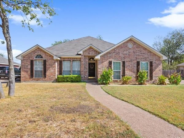 736 Tahoe Trail Drive, Hewitt, TX 76643