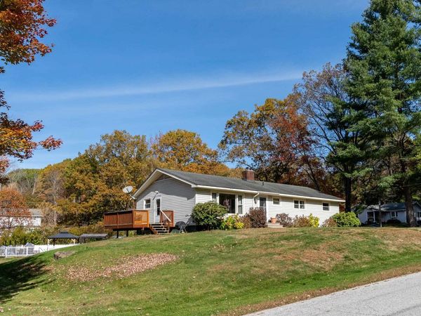 52 Victoria Drive, Rutland Town, VT 05701