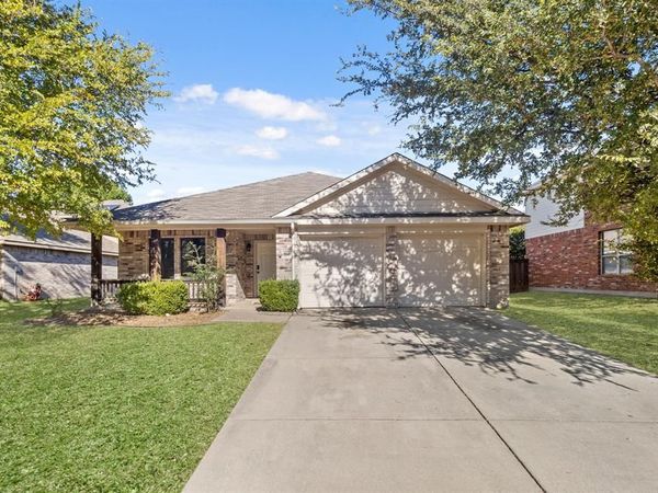 5968 Waterford Drive, Grand Prairie, TX 75052