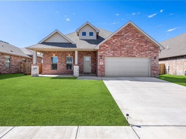 2041 Tallgrass Terrace , Centerton, AR 72719