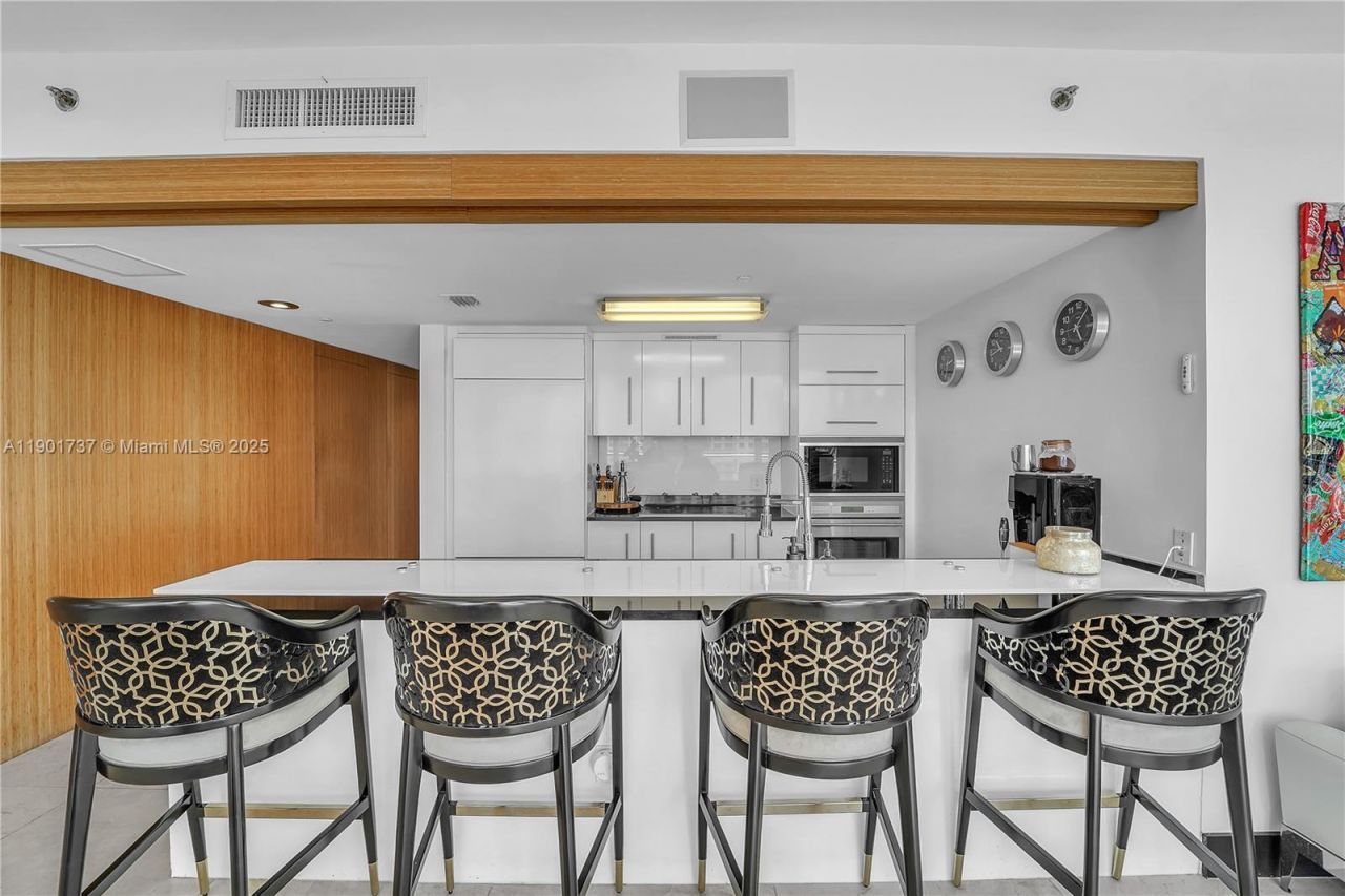 465 Brickell Ave, Unit 1001, Miami, FL 33131 Photo