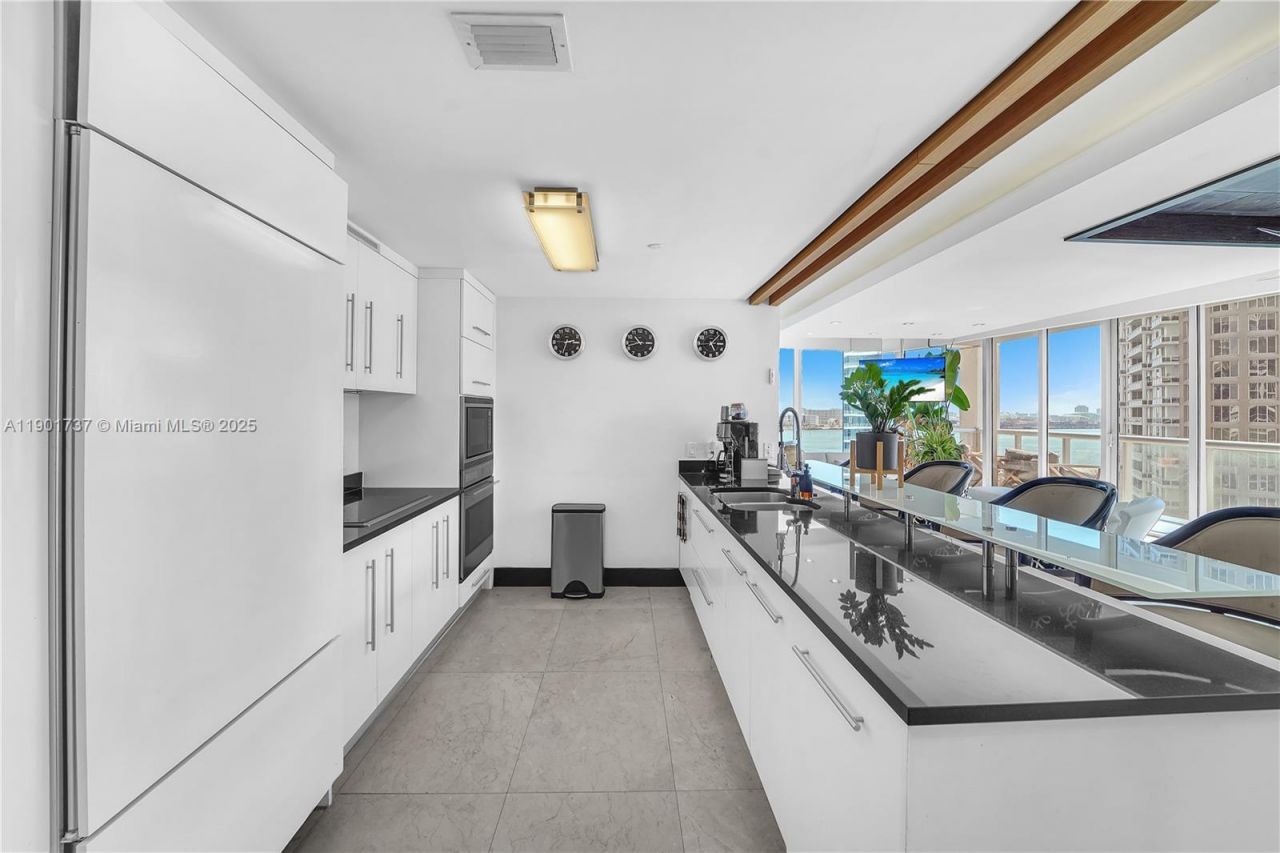 465 Brickell Ave, Unit 1001, Miami, FL 33131 Photo