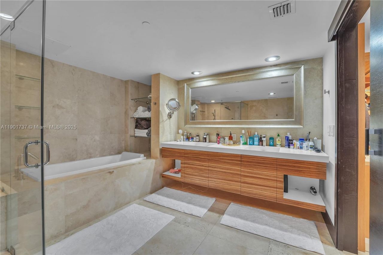 465 Brickell Ave, Unit 1001, Miami, FL 33131 Photo