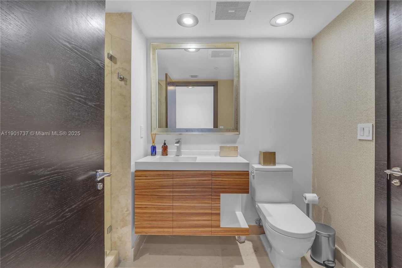 465 Brickell Ave, Unit 1001, Miami, FL 33131 Photo