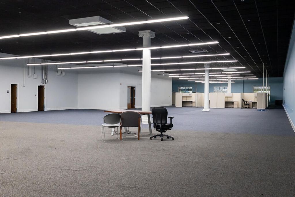 5935 Rivers Avenue Photo 5