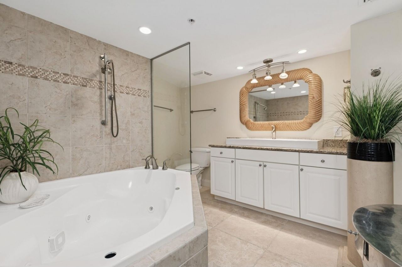 3000 N Ocean Drive, Unit 23-A, Singer Island, FL 33404 Photo