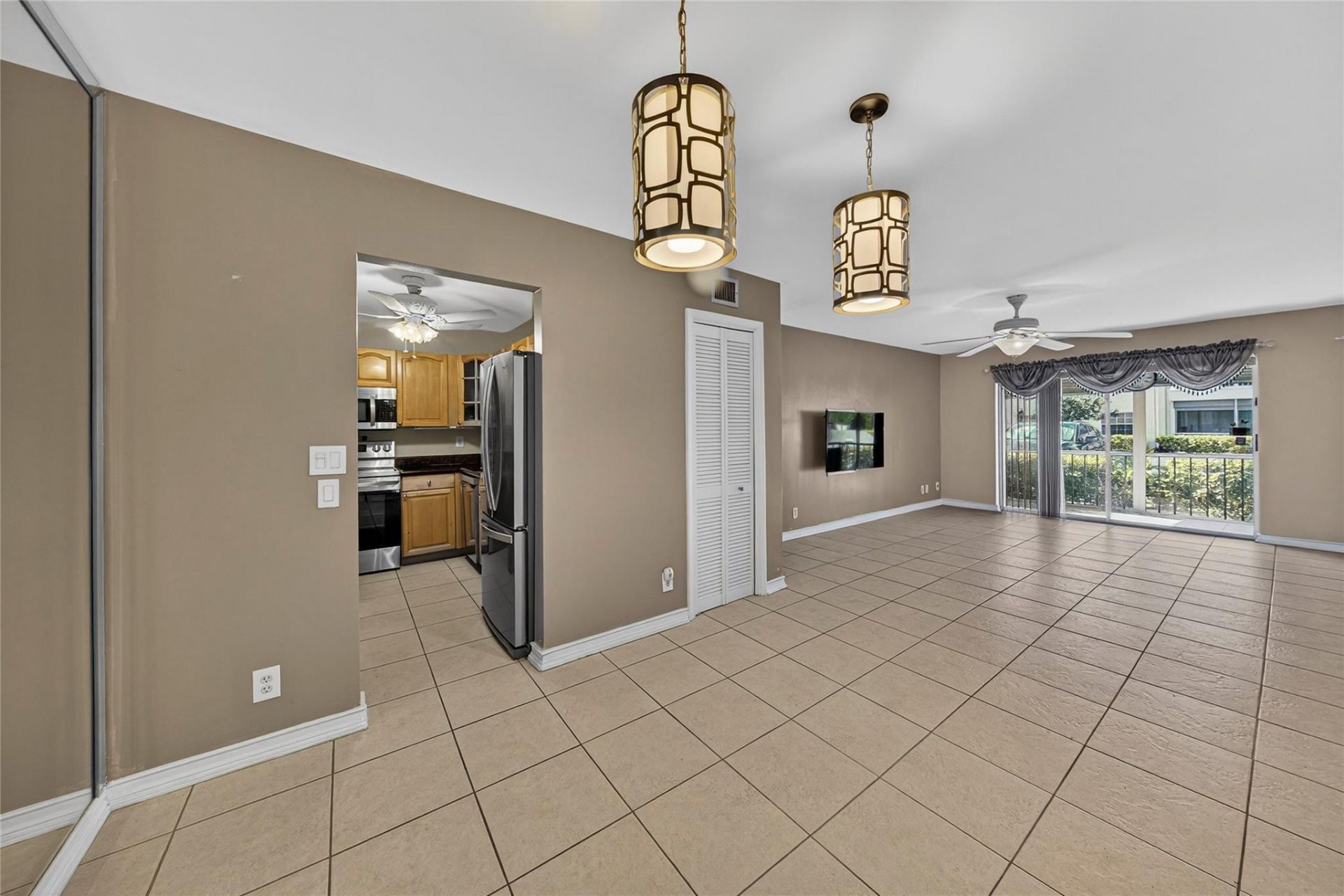 6521 Bay Club Drive, Unit 6521-2, Fort Lauderdale, FL 33308 Photo