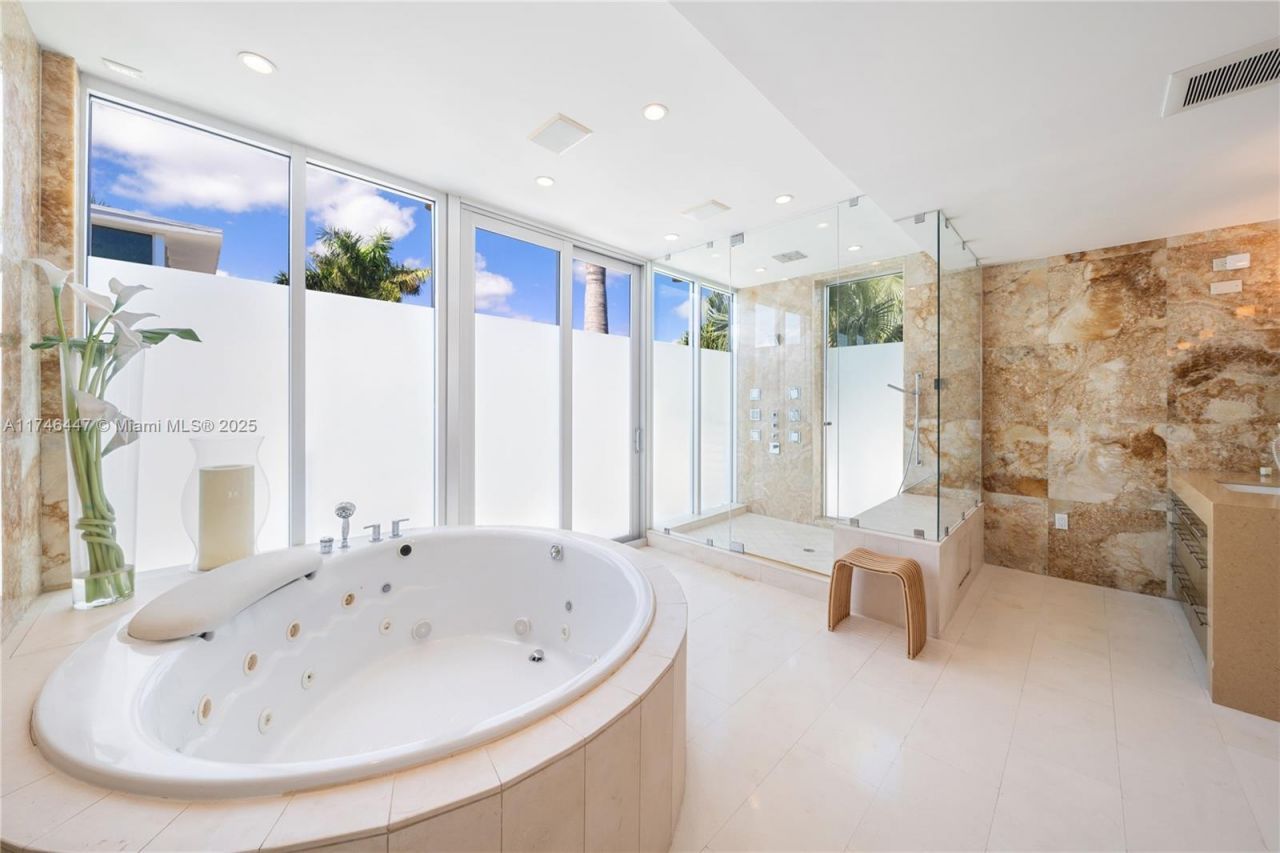 227 E Dilido Dr, Miami Beach, FL 33139 Photo