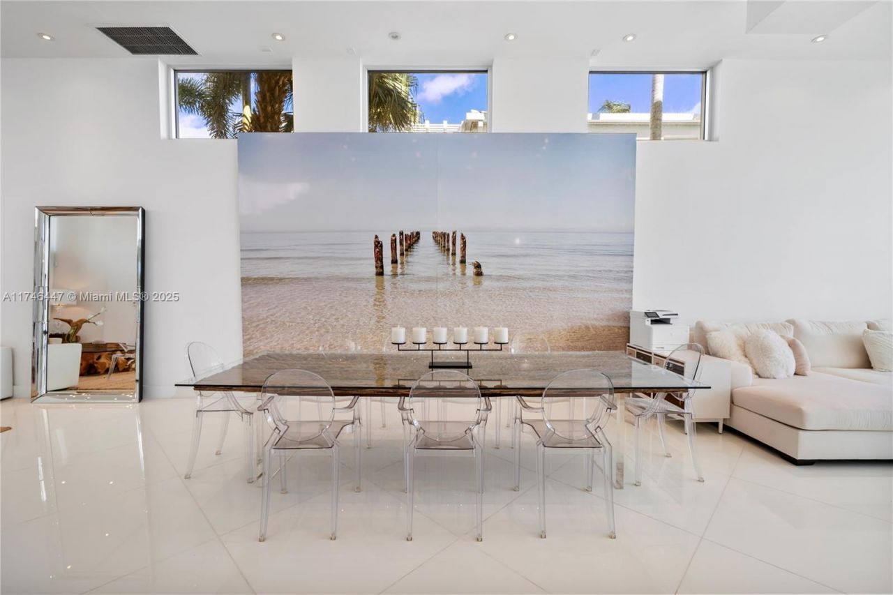 227 E Dilido Dr, Miami Beach, FL 33139 Photo