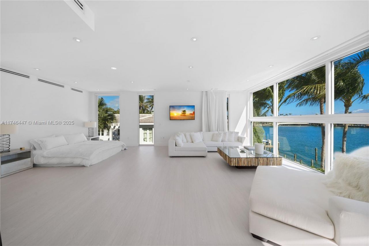 227 E Dilido Dr, Miami Beach, FL 33139 Photo