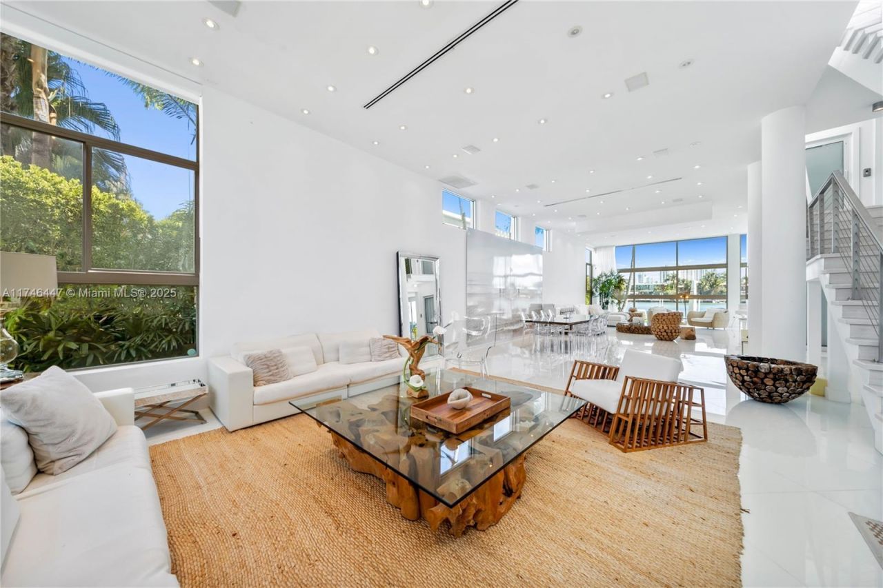 227 E Dilido Dr, Miami Beach, FL 33139 Photo