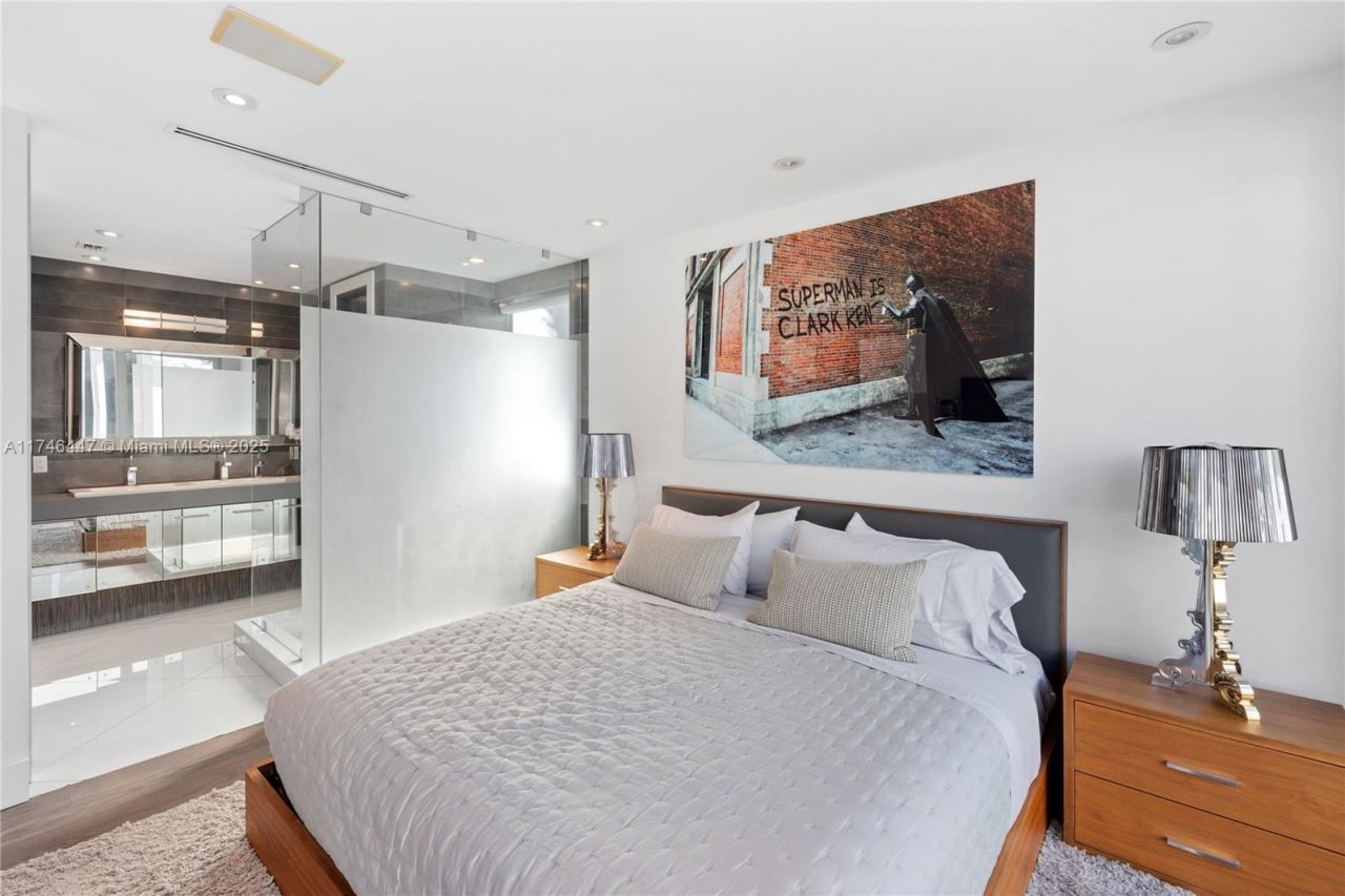 227 E Dilido Dr, Miami Beach, FL 33139 Photo