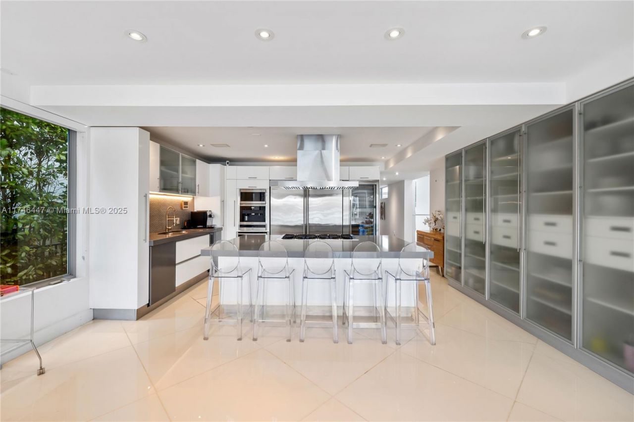 227 E Dilido Dr, Miami Beach, FL 33139 Photo